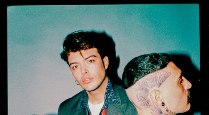 DOPO AMICI THE KOLORS HANNO “MAL DI GOLA”