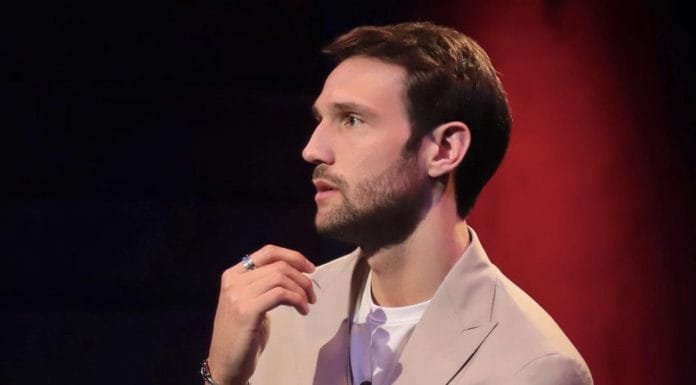 TRA GLI OSPITI DI VERISSIMO ANDREA ZENGA E IL CALCIATORE CHERIF KARAMOKO