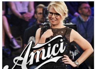 EX DI AMICI CHIEDE IN DIRETTA TELEVISIVA DALL’ALBANIA A MARIA DE FILIPPI LA MODIFICA DELLA CLASSIFICA FINALE .