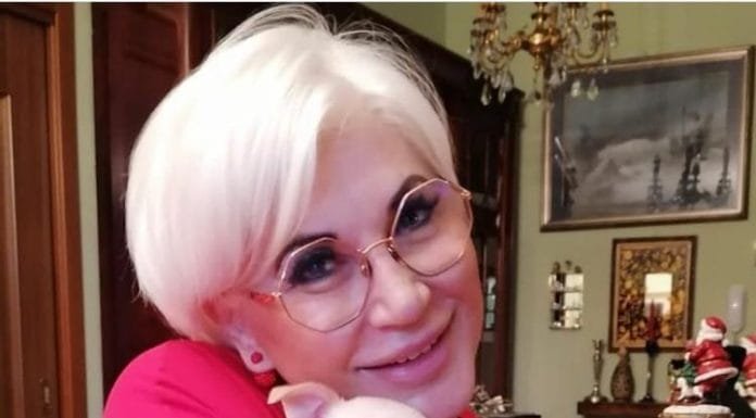 LUCIA BRAMIERI IN CRISI ESISTENZIALE