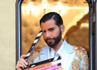 FEDERICO FASHION STYLE ALLA GUIDA DEL BUS DELLA BELLEZZA