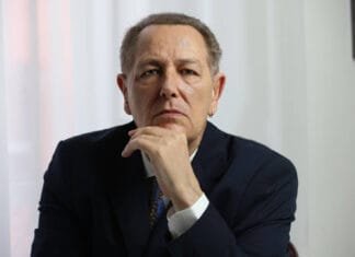 BRUCE PAYNE IN MELUSINA E RAIMONDIN A TEATRO AL FIANCO DI ANTONELLA PAGANO