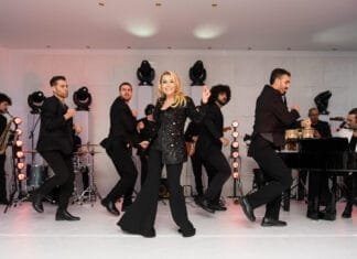 Il compleanno-spettacolo di Carmen Carfora: omaggio a Raffaella Carrà