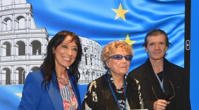 Ester Campese conferisce riconoscimenti a personaggi del Cinema e Teatro Italiano